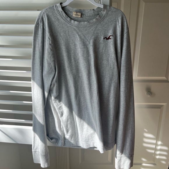 grey hollister long sleeve - Picture 1 of 3
